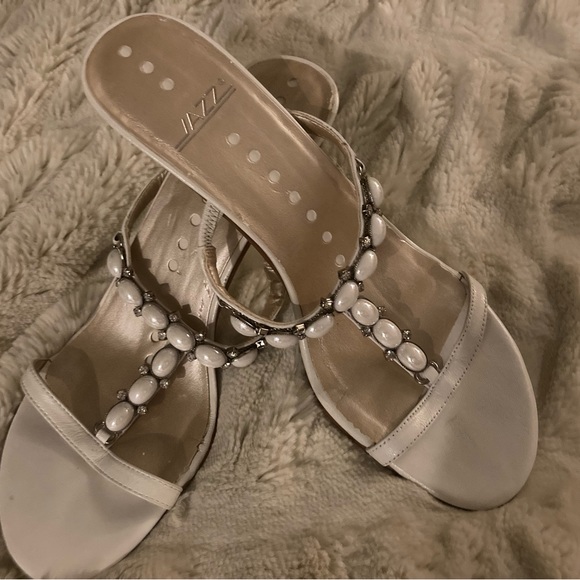 Heels - Picture 1 of 4